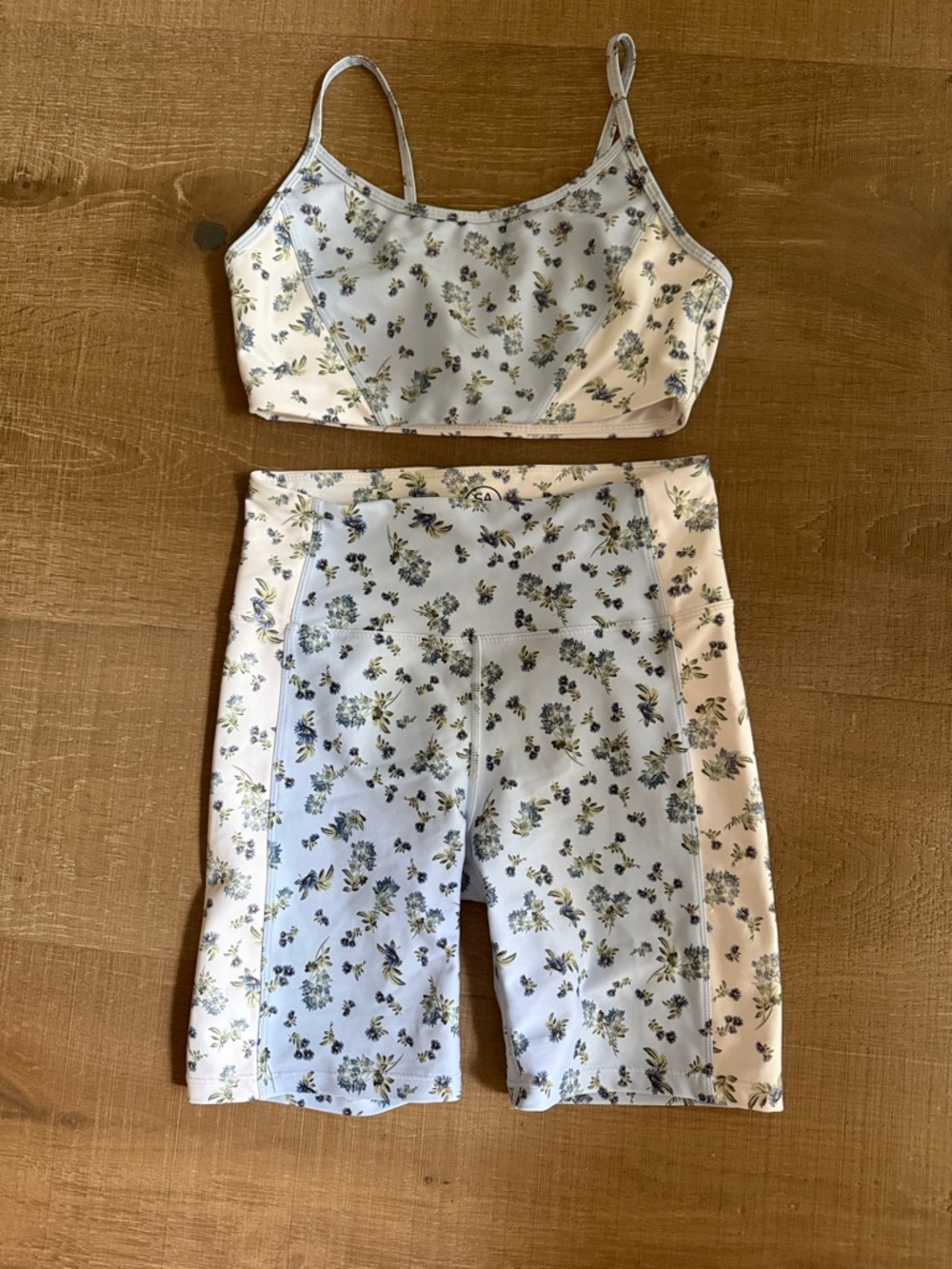 Sage Collective blue white Floral Athletic set size small. Pilates Yoga